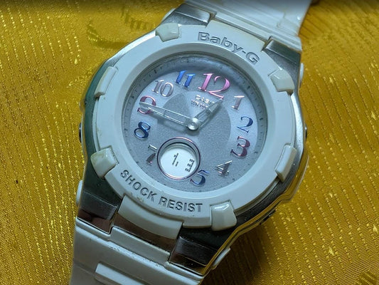 casio baby-g bga-1100 tough solar multiband 6 vintage Pre-Owned japan watch analog digital white shock resist. Case 40mm.