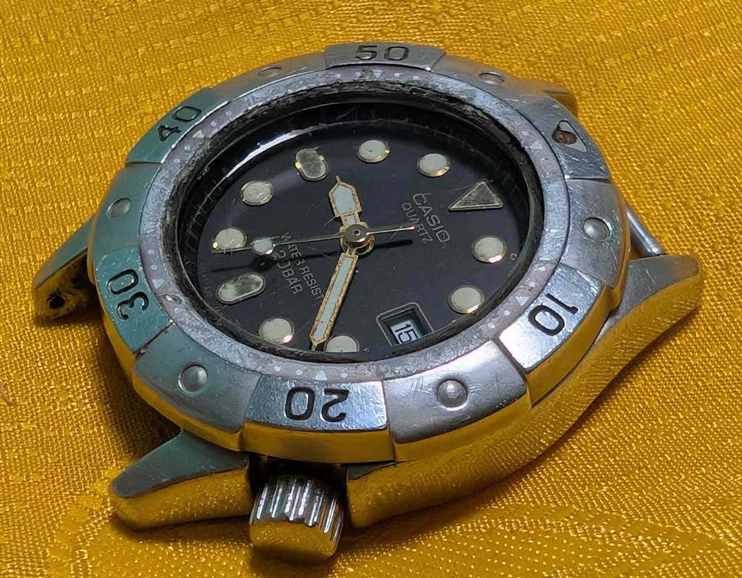 Casio LD-711 Women’s Vintage Pre-Owned Watch 30mm Quartz Diver Style Stainless Steel Small Wrist Retro Japan Classic.New Battery.