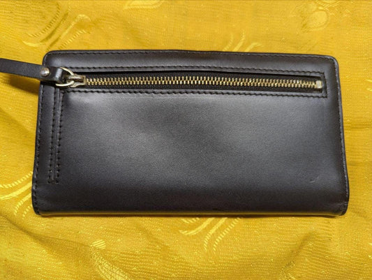 Pre-Owned Authentic Kate Spade New York Women's Wallet in Black