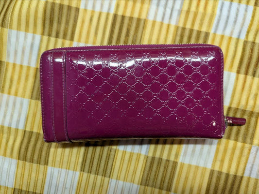 Vintage Pre-Owned Rare Gucci Nice Microguccissima Fuchsia Patent Leather Zip Around Continental Wallet Gold Stirrup