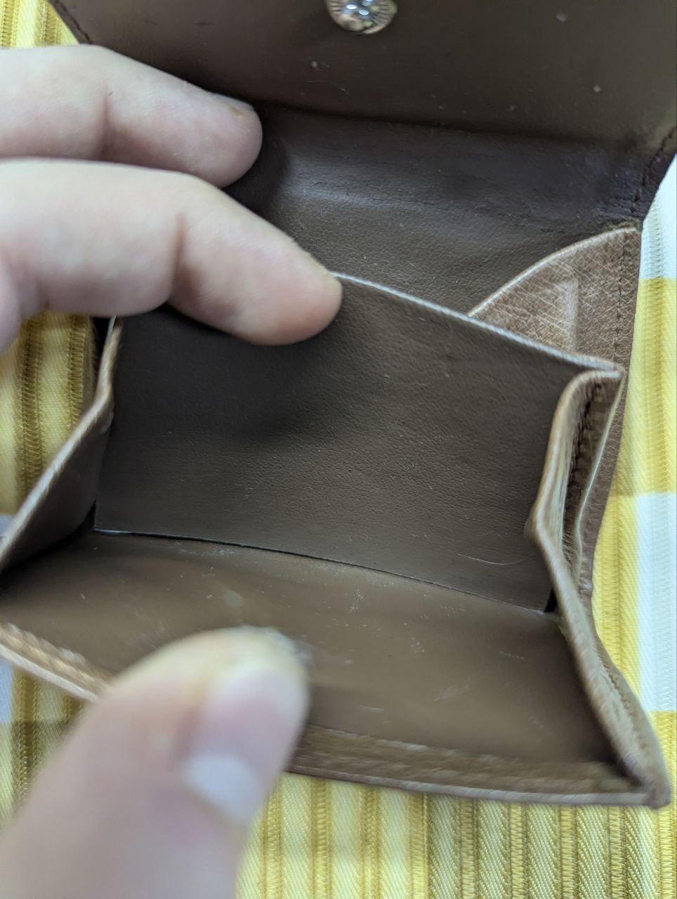 Pre-Owned Ostrich Leather Coin Purse Brown Snap Closure Change Wallet Small Accordion Pouch Compact Cash Holder