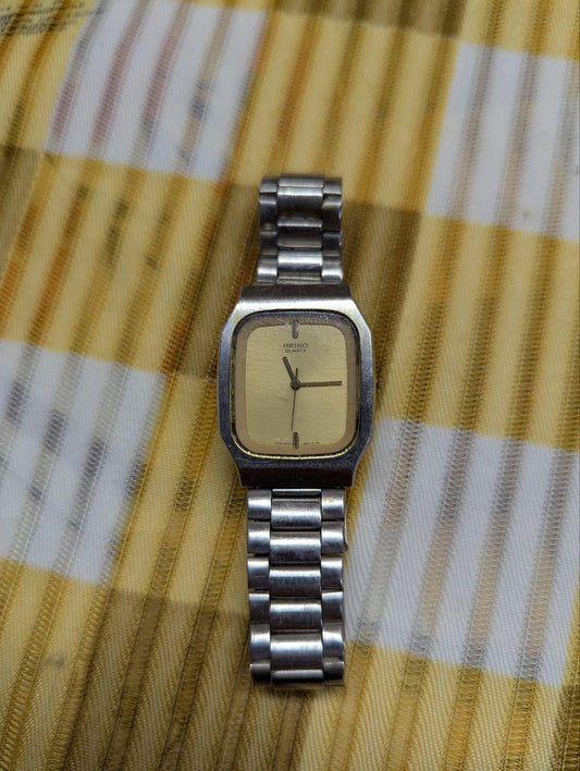 Vintage Pre-Owned Seiko Quartz 2C21-5330 Tank Watch Silver Tone Stainless Steel Bracelet Watch Rectangular Japan Ladies Watch