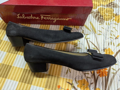 Pre-Owned Salvatore Ferragamo Vara low-heeled bow-detail pumps