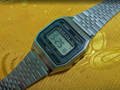 Vintage Pre-Owned Casio 155 B817 Digital Watch 34mm LCD Quartz Japan Stainless Steel Bracelet Retro 1980s Watch