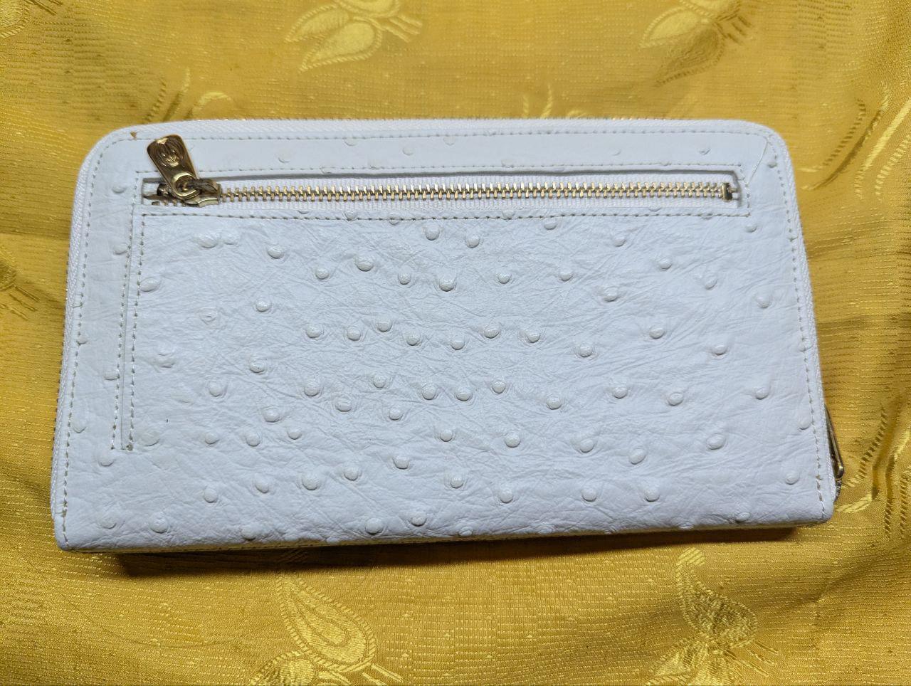 Pre-Owned Twany Long Wallet in Cream Ostrich Leather