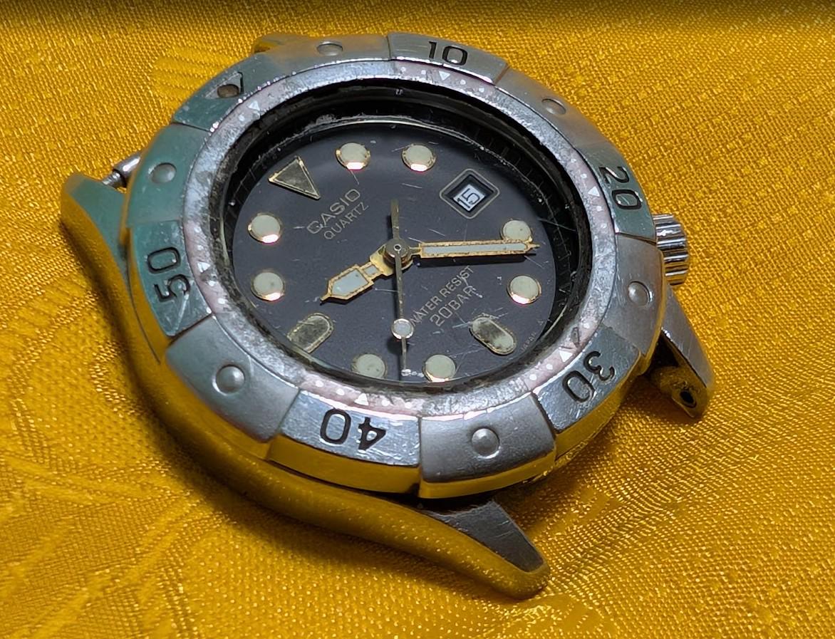 Casio LD-711 Women’s Vintage Pre-Owned Watch 30mm Quartz Diver Style Stainless Steel Small Wrist Retro Japan Classic.New Battery.