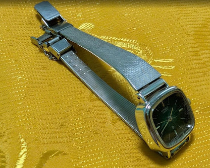 Vintage Pre-Owned Citizen 4-104811 Quartz Watch Japan Green Dial Square Women's Bracelet Watch Working Rare