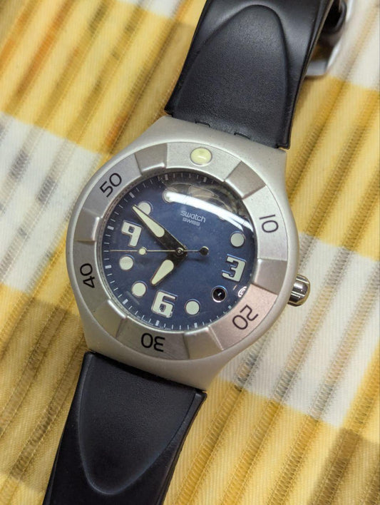 Vintage Pre-Owned 2002 Swatch Irony Scuba 200 Opah Blue YDS4015 Aluminum Quartz Watch Black Strap Swiss Made