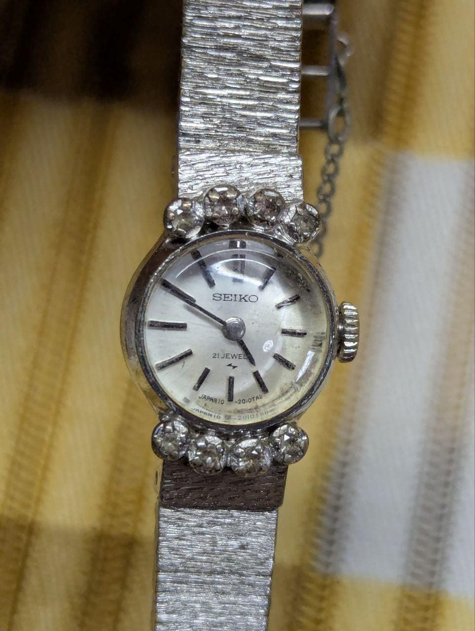 Vintage Pre-Owned Seiko Ladies Mechanical Watch 21 Jewels Silver Tone Dress Wristwatch Working Japan 10-0900 Petite Bracelet Watch Vintage Jewelry