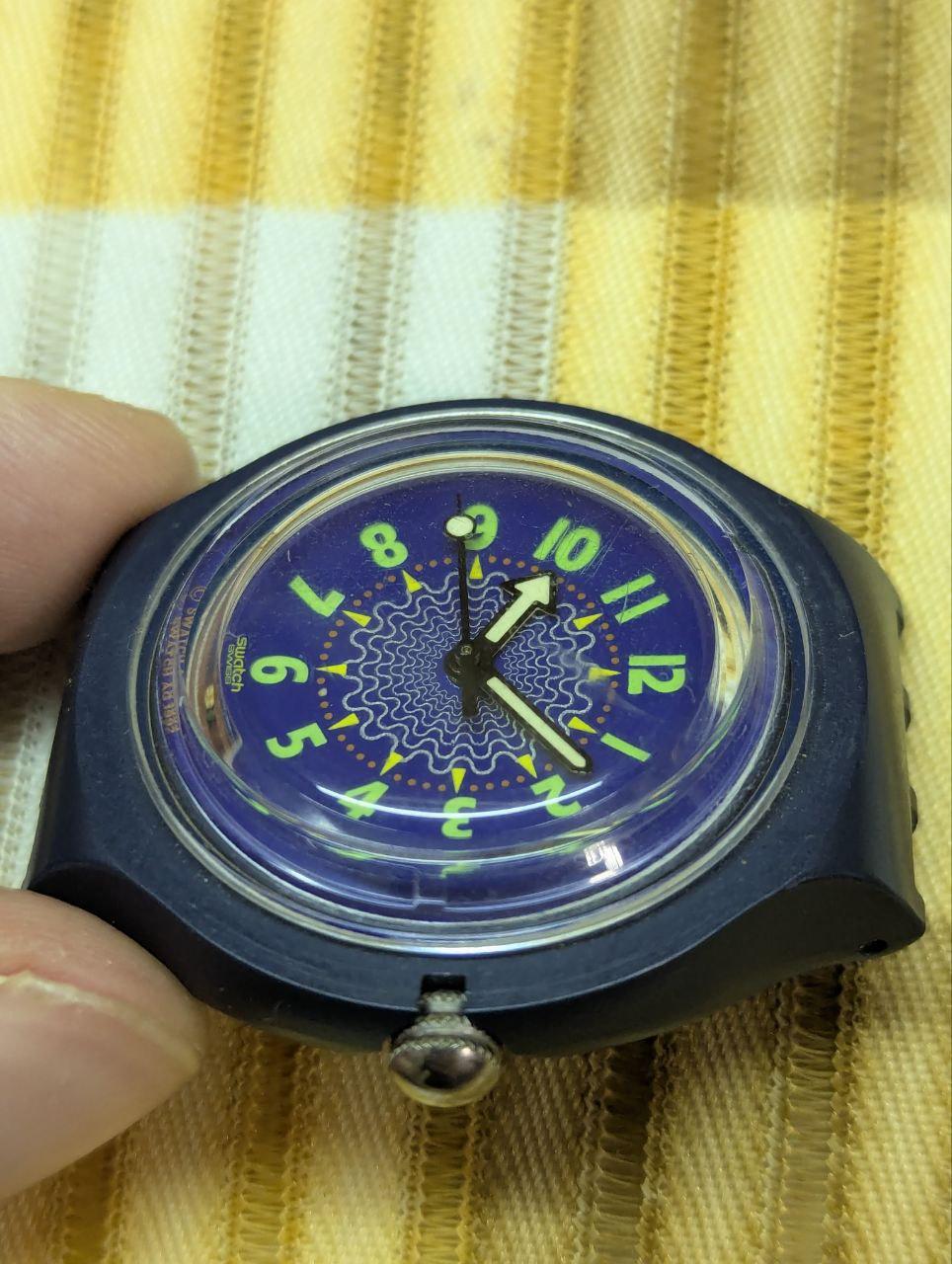 Vintage Pre-Owned 1993 Swatch Scuba 200 Rowing SDN104 Rare Purple Green Swiss Quartz Watch 38mm Case Only