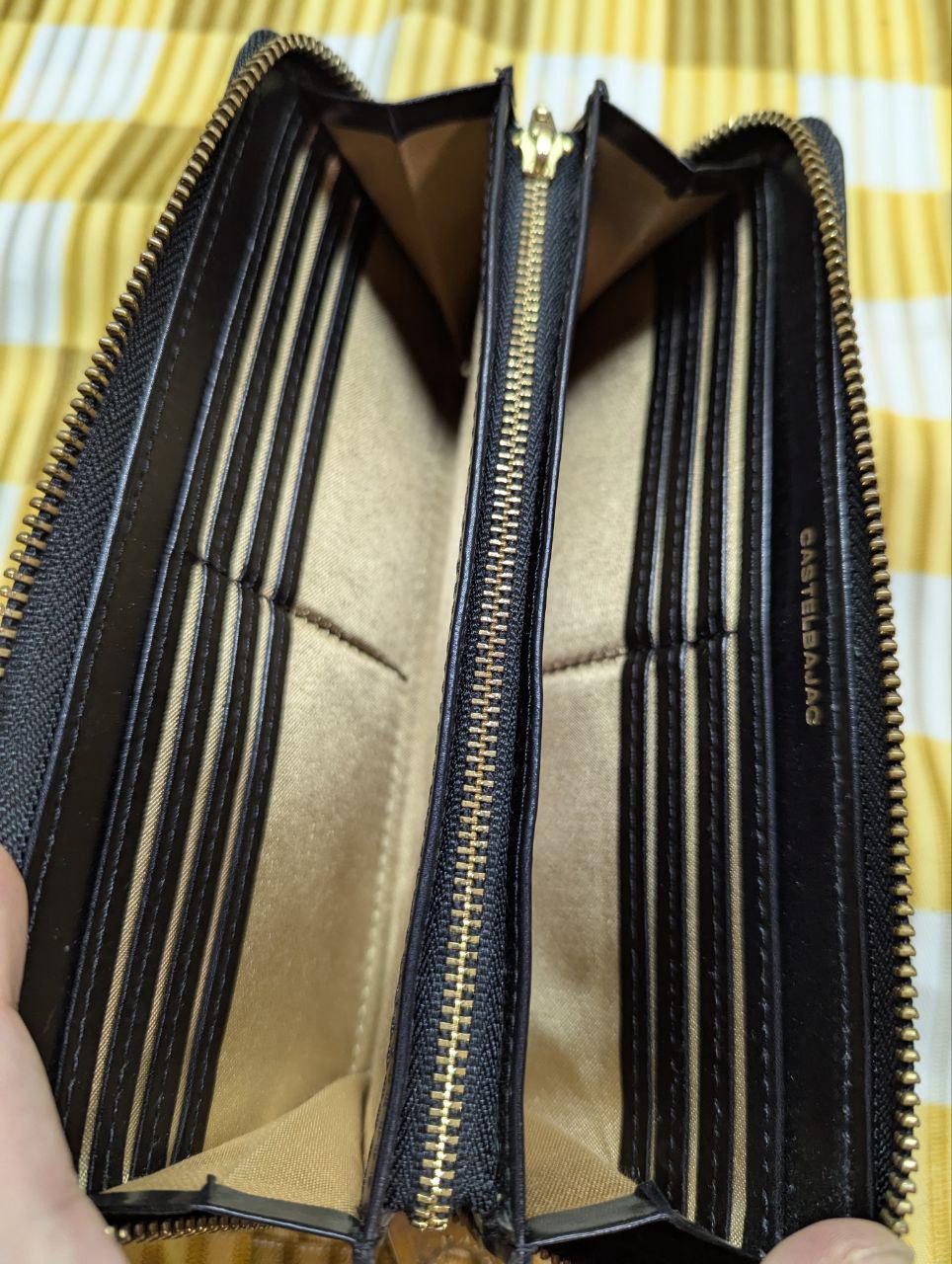 Pre-Owned Castelbajac Leather Round Zipper Long Wallet , Black