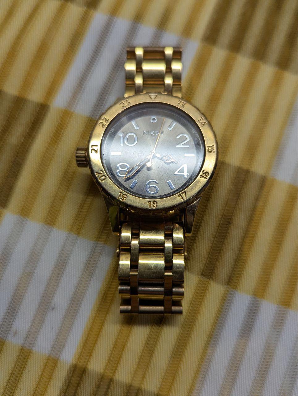 Pre-Owned Nixon The 38-20 Gold Tone Stainless Steel Watch 200M Women’s – Not Working – For Repair