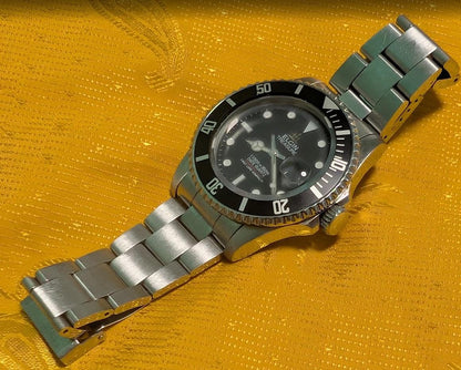 Vintage Pre-Owned Elgin Treasure Diver FK-272 Swiss Quartz Watch 350M Diver Screw Down Crown Jewel Movement 40mm Rare.New battery.