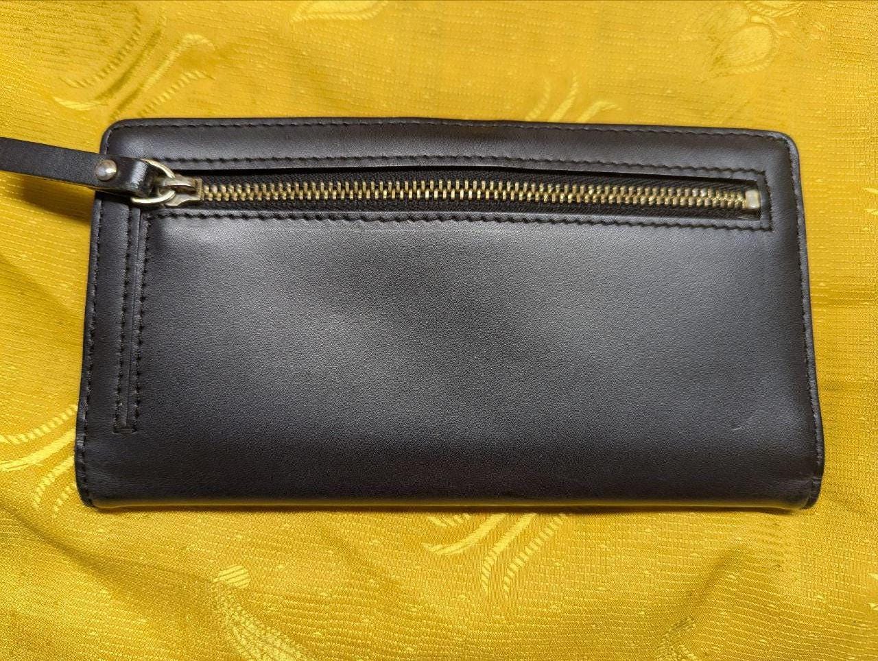Pre-Owned Authentic Kate Spade New York Women's Wallet in Black