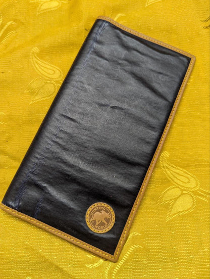 Pre-Owned Authentic Hunting World Wallet, Italian Leather