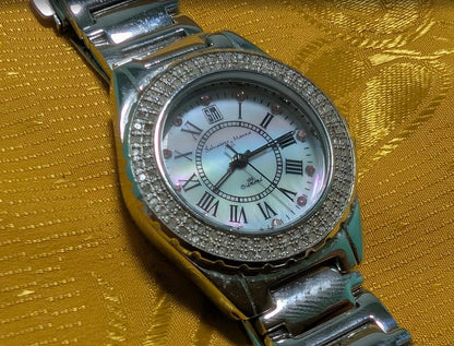 Salvatore Marra SM6501 Vintage Pre-Owned Women Watch 100 Diamonds Crystal Bezel Mother of Pearl Dial 33mm Case Steel Bracelet Elegant