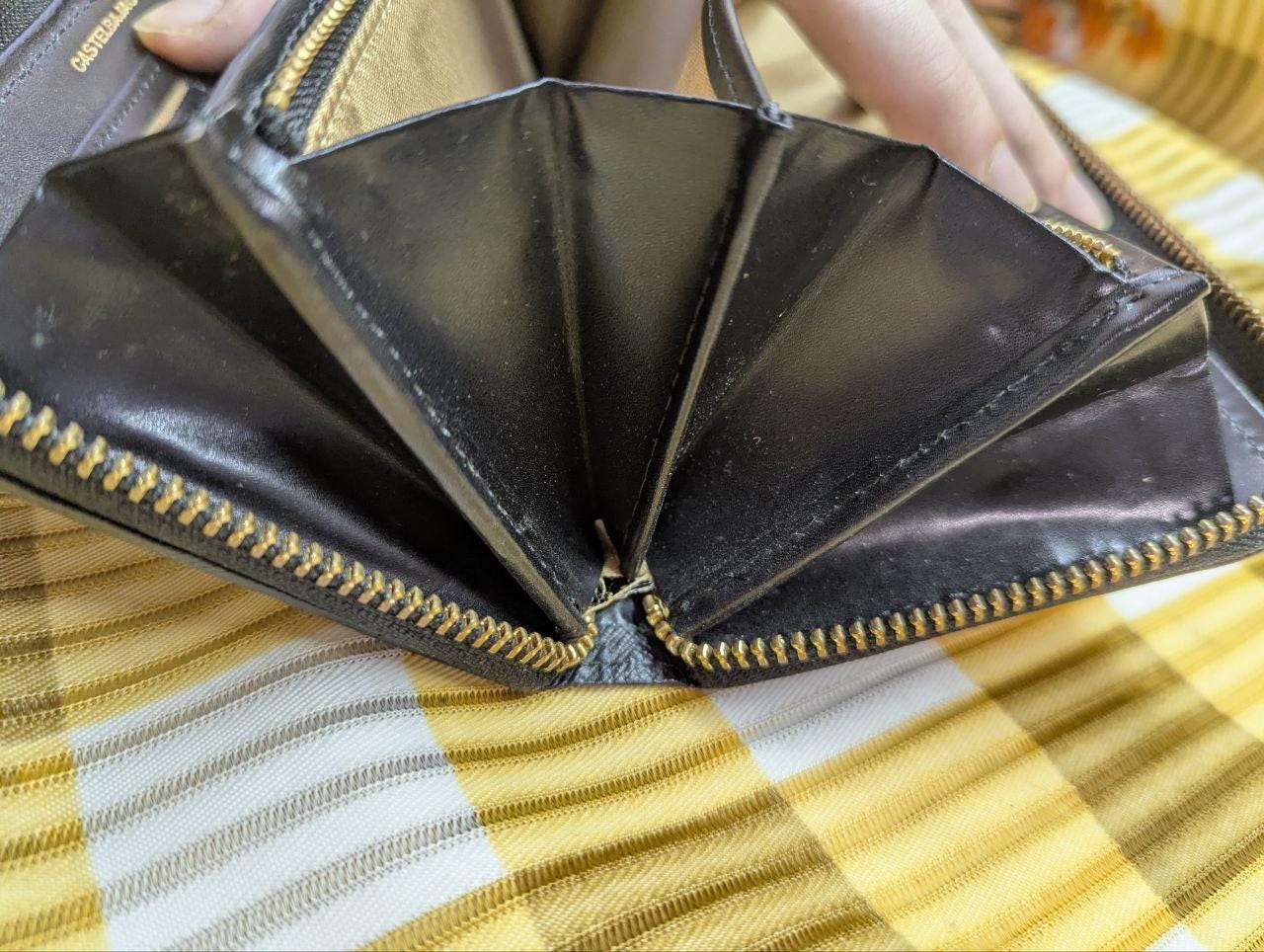 Pre-Owned Castelbajac Leather Round Zipper Long Wallet , Black