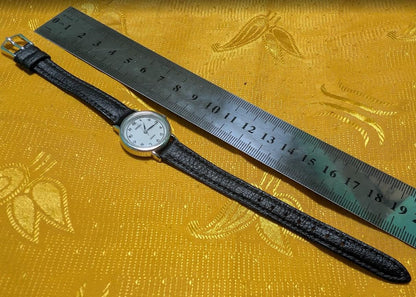 Rare Vintage Pre-Owned Seiko Avenue 1F21-0C40 JDM Ladies Quartz Watch Japan White Dial Japanese Kanji Caseback 24mm