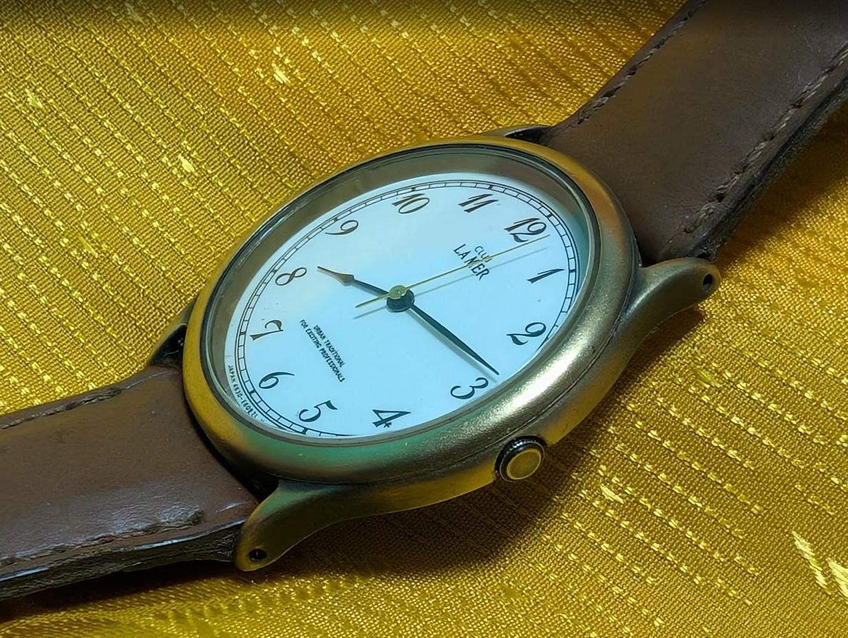 Citizen Club La Mer Quartz Watch 33mm Vintage Pre-Owned Japan White Dial Arabic Numerals Leather Strap Classic Dress Watch
