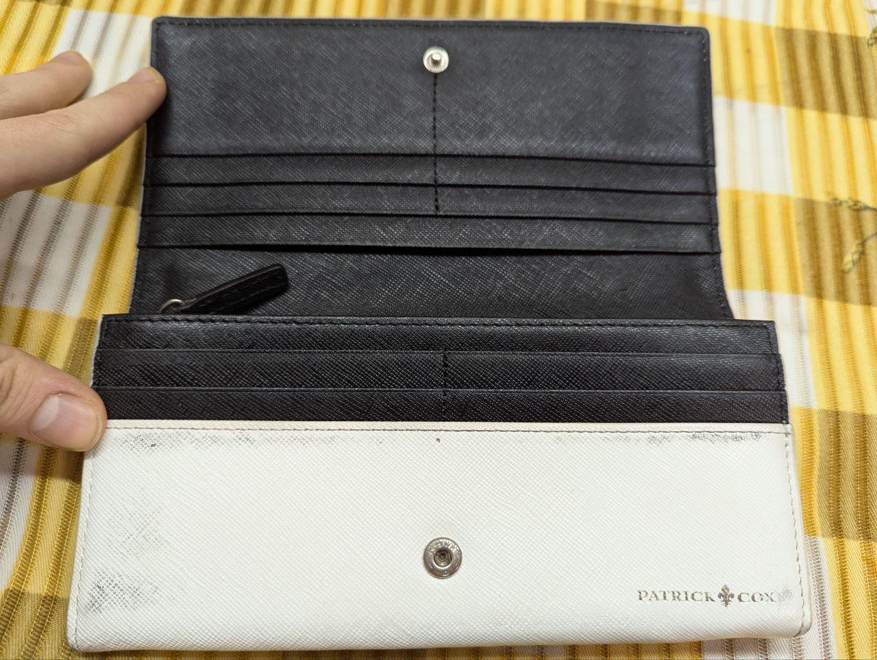 Vintage Pre-Owned PATRICK COX Long wallet white Genuine Leather