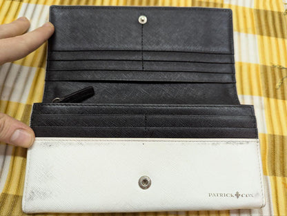 Vintage Pre-Owned PATRICK COX Long wallet white Genuine Leather