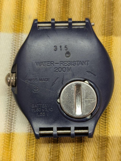 Vintage Pre-Owned 1993 Swatch Scuba 200 Rowing SDN104 Rare Purple Green Swiss Quartz Watch 38mm Case Only