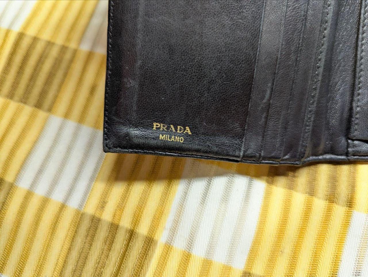 Prada Milano Leather Bifold Wallet Black Vintage Designer Wallet With Snap Closure Made In Italy Authentic Pre Owned