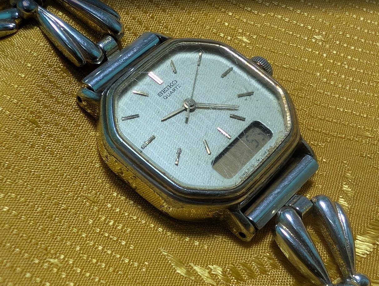 Rare Vintage Pre-Owned Seiko Quartz E029-5080 Womens Watch Japan Original Bracelet 24mm Analog Digital Dial Retro Wristwatch 1980s
