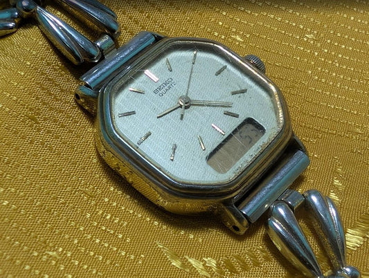 Rare Vintage Pre-Owned Seiko Quartz E029-5080 Womens Watch Japan Original Bracelet 24mm Analog Digital Dial Retro Wristwatch 1980s