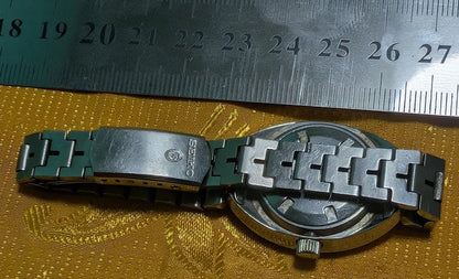 Seiko 2202-0050 Ladies Watch Japan Vintage Pre-Owned Working 21 Jewels Silver Dial Original Bracelet Collectible Timepiece