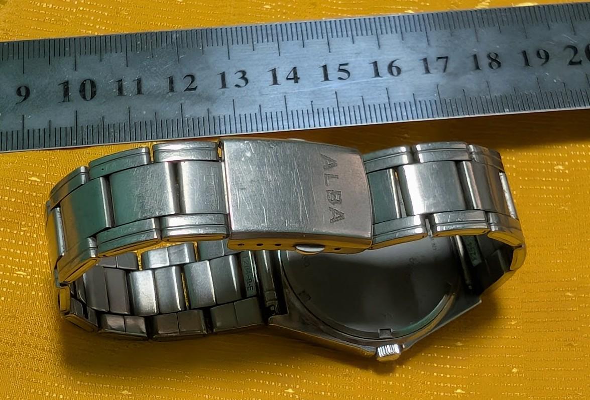 Vintage Pre-Owned Seiko Alba VX43-0AG0 Kanji Titanium Quartz Watch Japan Day Date Men's Watch Working Rare