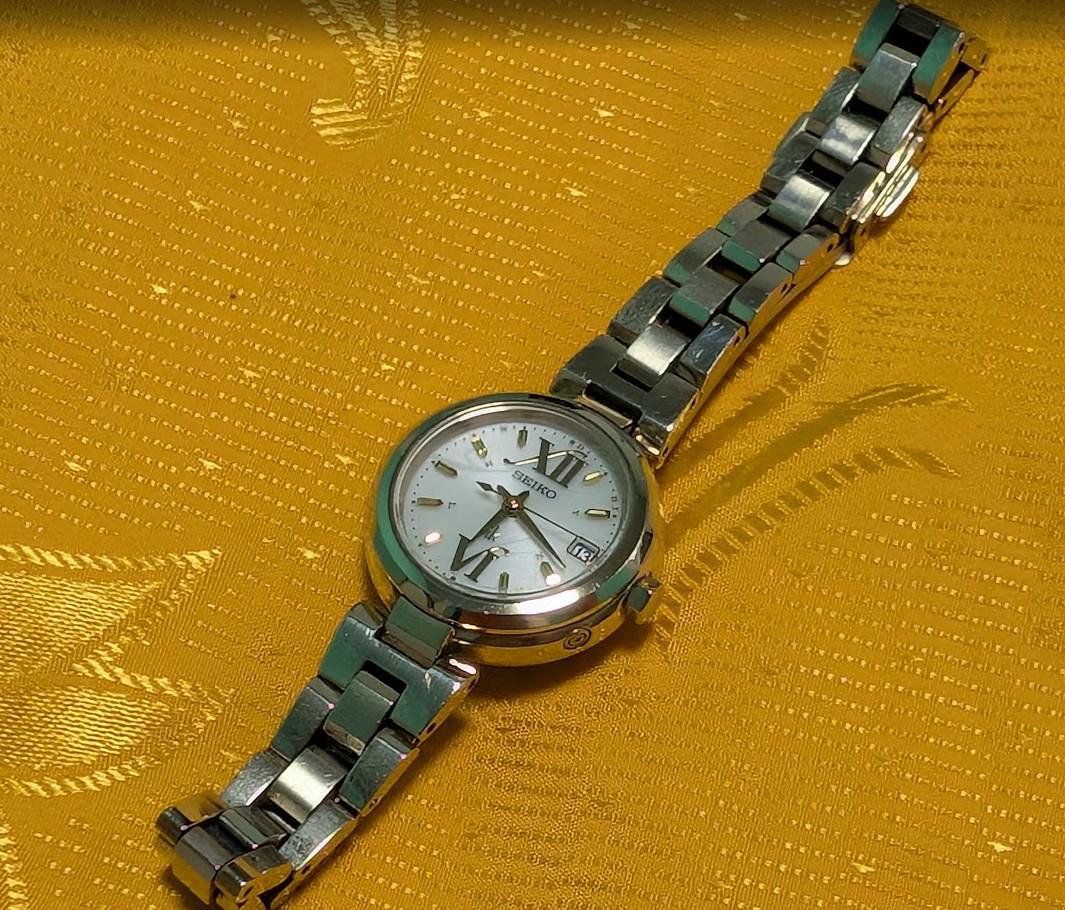 Vintage Pre-Owned Seiko Radio Wave Control Solar 1B22-0AC0 Womens Watch 25mm Luxury Japan Working Watch