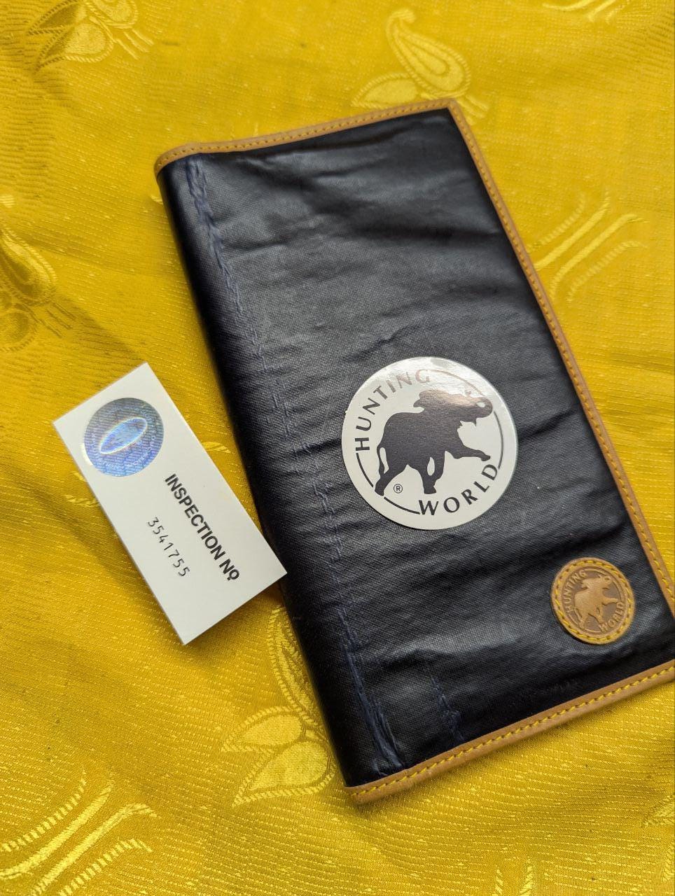 Pre-Owned Authentic Hunting World Wallet, Italian Leather