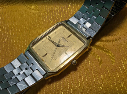 Vintage Pre-Owned Seiko 9021-5210 JDM Tank Style Rectangular 27mm Gold Dial Quartz Watch Japan Working Rare