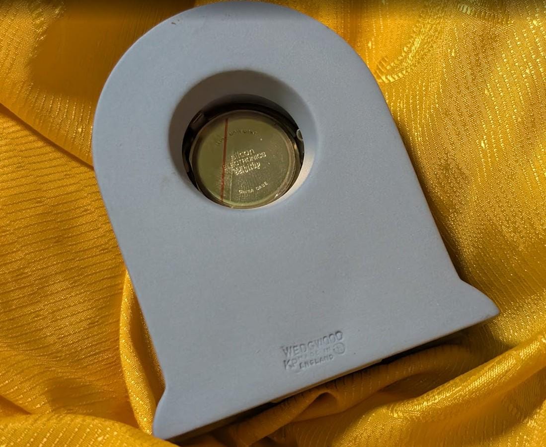 Vintage Pre-Owned Wedgwood Blue Jasperware Desk Clock Quartz England Cherubs Mini Mantel Clock Working New Battery
