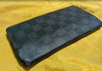 Louis Vuitton Vintage Pre-Owned Long Wallet Black Leather Paris France Rare Classic Luxury Organizer