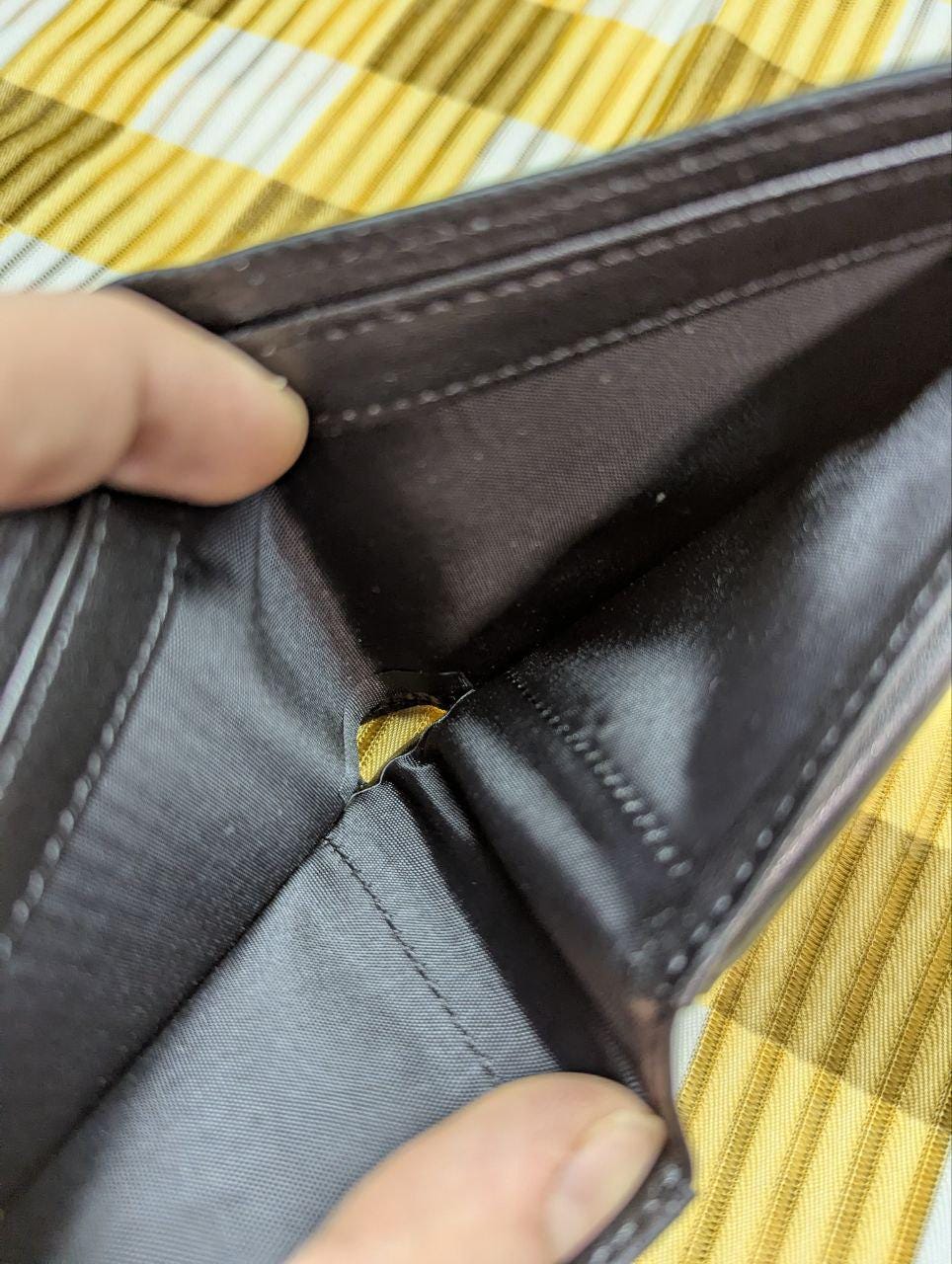 Pre-Owned Golden Bear Men's Folding Leather Black Wallet