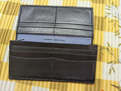 Vintage Pre-Owned Tommy Hilfiger Leather Long Wallet with Box