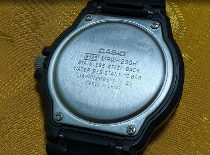Vintage Pre-Owned Casio MRW-200H Blue Dial Diver Style Watch Rotating Bezel Early No Letter After H Version.New battery