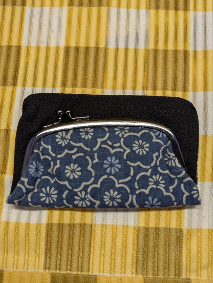 Vintage Pre-Owned Gamaguchi Kiss Lock Coin Purse Blue Floral Fabric Wallet Japanese Style Metal Frame Small Clutch Pouch Accessory