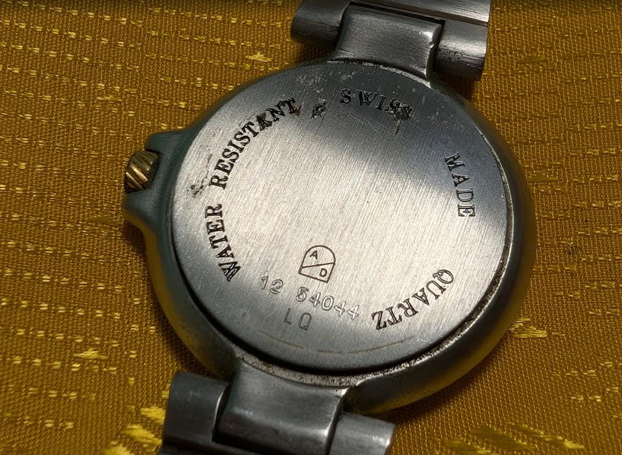 Vintage Pre-Owned Dunhill Millennium Quartz Swiss Made Watch 28mm Date Original Bracelet Working Luxury Watch