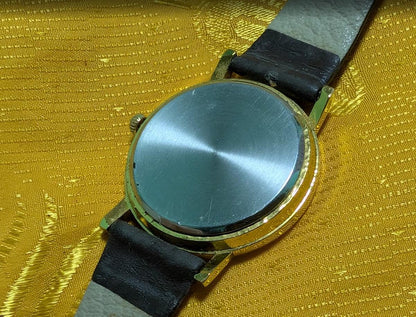 Rare Vintage Pre-Owned Hollywood Pictures Home Video Watch Rare Collectible Quartz 35mm Case Leather Strap Movie Promo Design Classic .New Battery