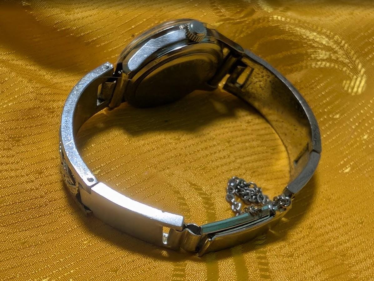 Rare Vintage Pre-Owned Seiko Chariot 2107 0130 Mechanical Watch Ladies 26mm Japan Elegant Bracelet Classic Dress Watch Working