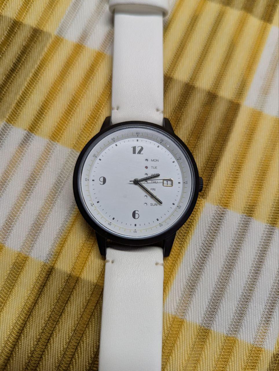 Deep Dyed QKD052G Watch White Strap Black Case Japan Movement Pre Owned Stainless Steel Back