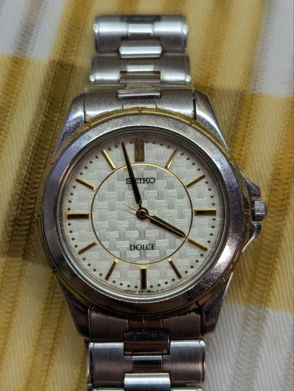 Vintage Pre-Owned Rare Seiko Dolce 8J41-0AF1 HAQ Quartz Watch White Textured Dial Stainless Steel Bracelet Japan