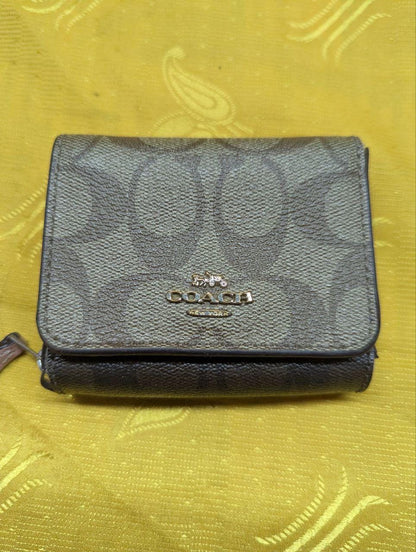 Pre-Owned COACH Small Trifold Wallet Canvas Card Case Coin , Pink