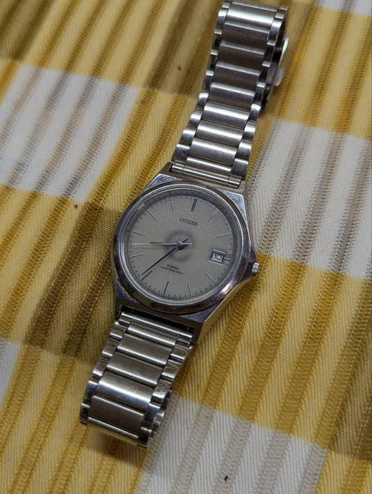 Vintage Pre-Owned Citizen Forma Eco-Drive 7820-H02888 Watch Silver Tone Bracelet Japan Movement Date
