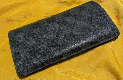 Louis Vuitton Vintage Pre-Owned Long Wallet Black Leather Paris France Rare Classic Luxury Organizer