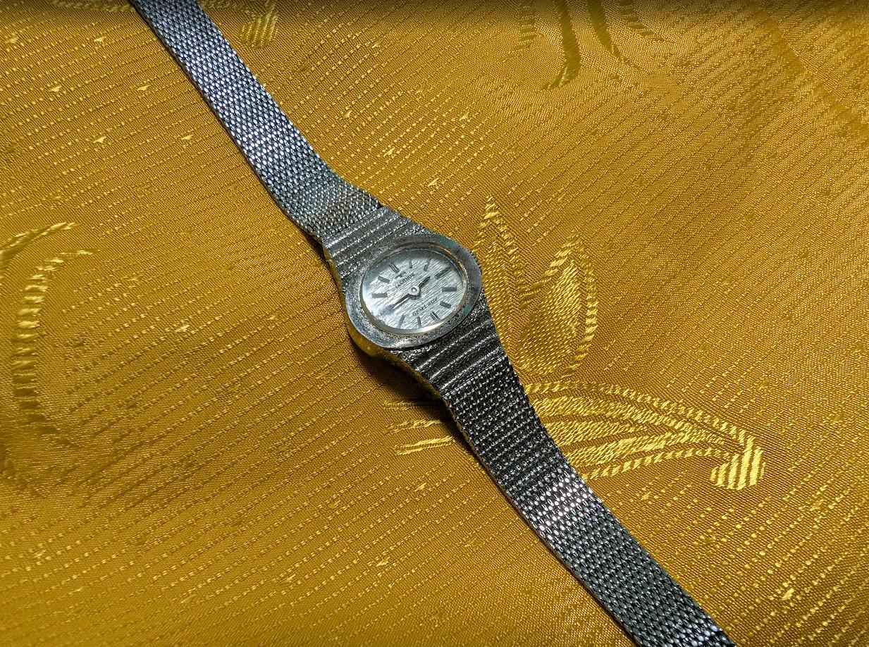 Technos Gem Lady Vintage Pre-Owned Watch Women Small Mesh Bracelet Classic Minimalist Silver Tone