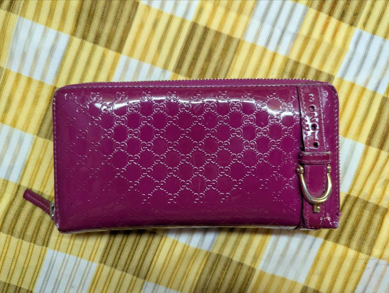 Vintage Pre-Owned Rare Gucci Nice Microguccissima Fuchsia Patent Leather Zip Around Continental Wallet Gold Stirrup